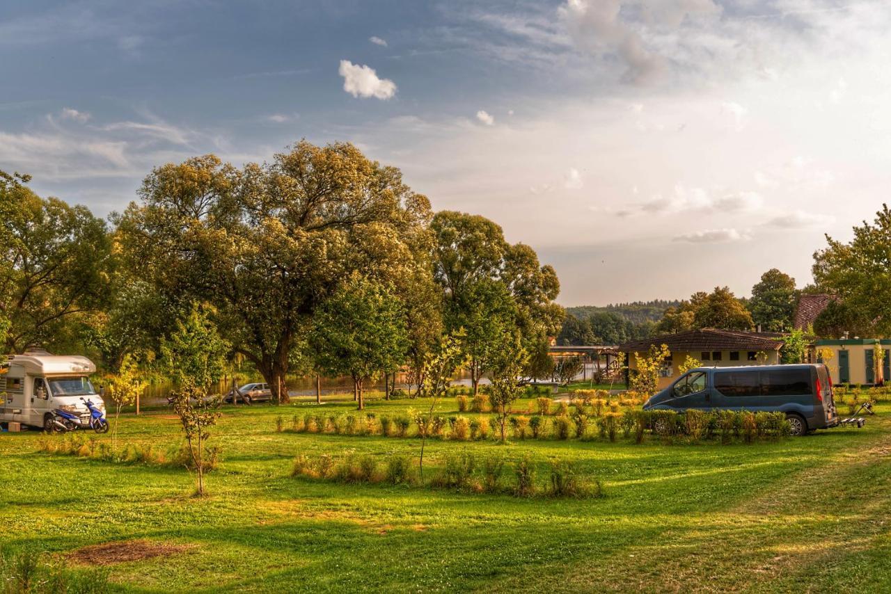 Camping Prima Hotell Týn nad Vltavou Eksteriør bilde